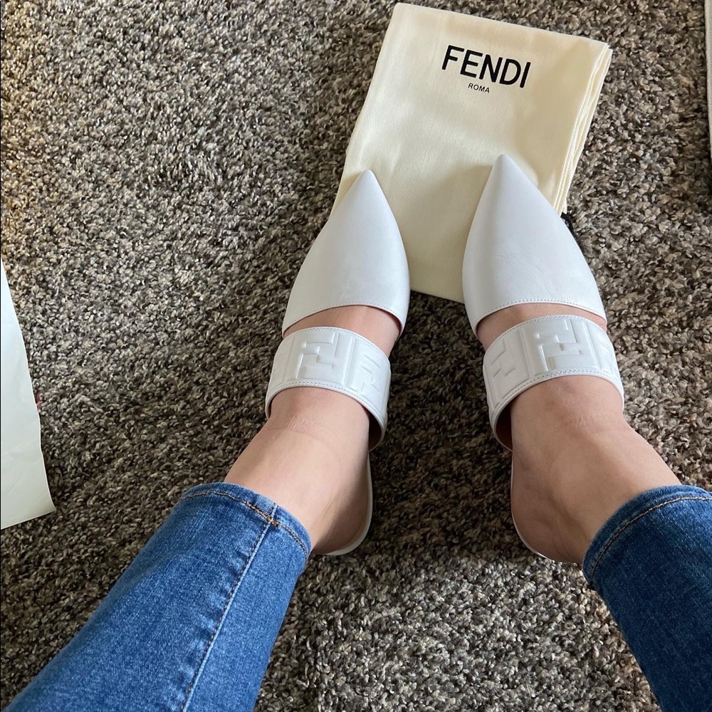 BNWB Fendi Flats